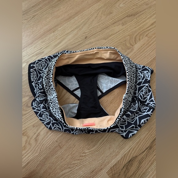 Lululemon Speed Short Posey Black White / Miss Mosaic Black / Black Size 8 - Picture 7 of 8